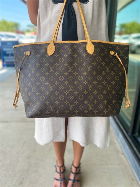 louis vuitton neverfull gm celebrities|Louis Vuitton tote size chart.